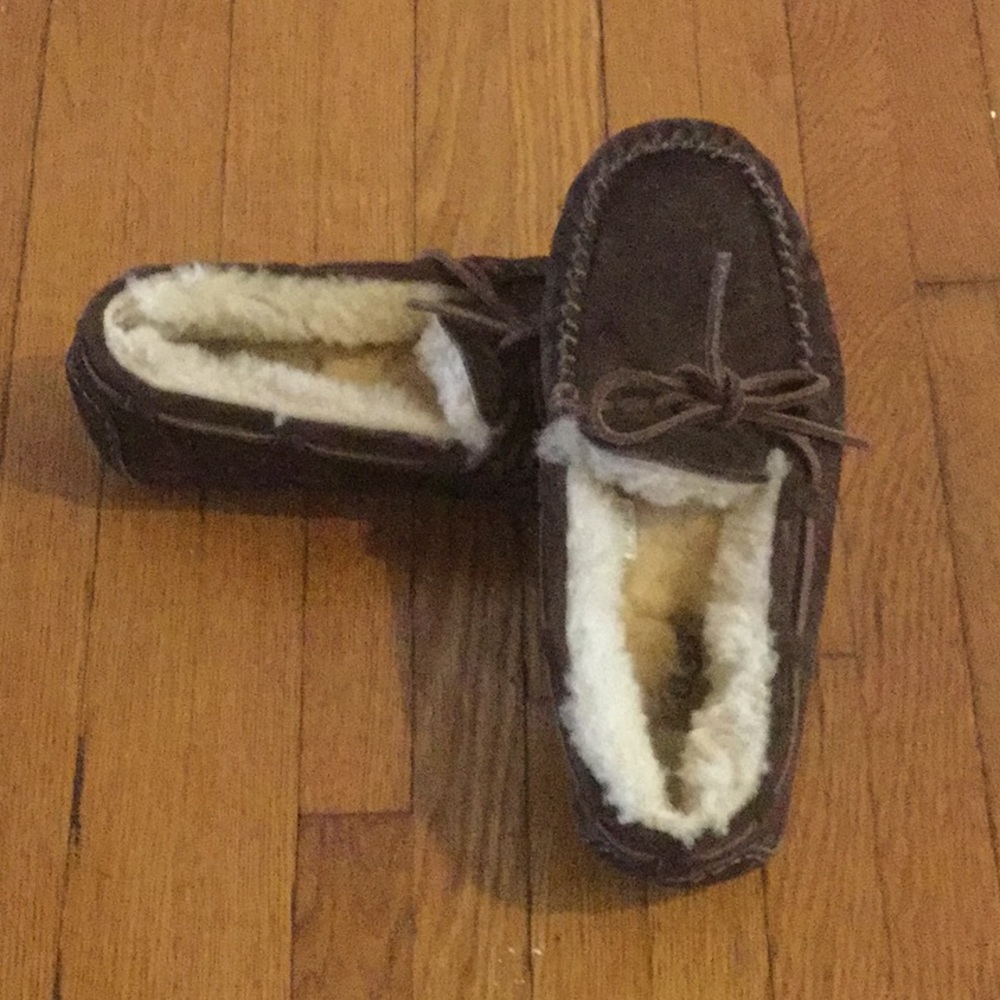 UGG slippers size 7
